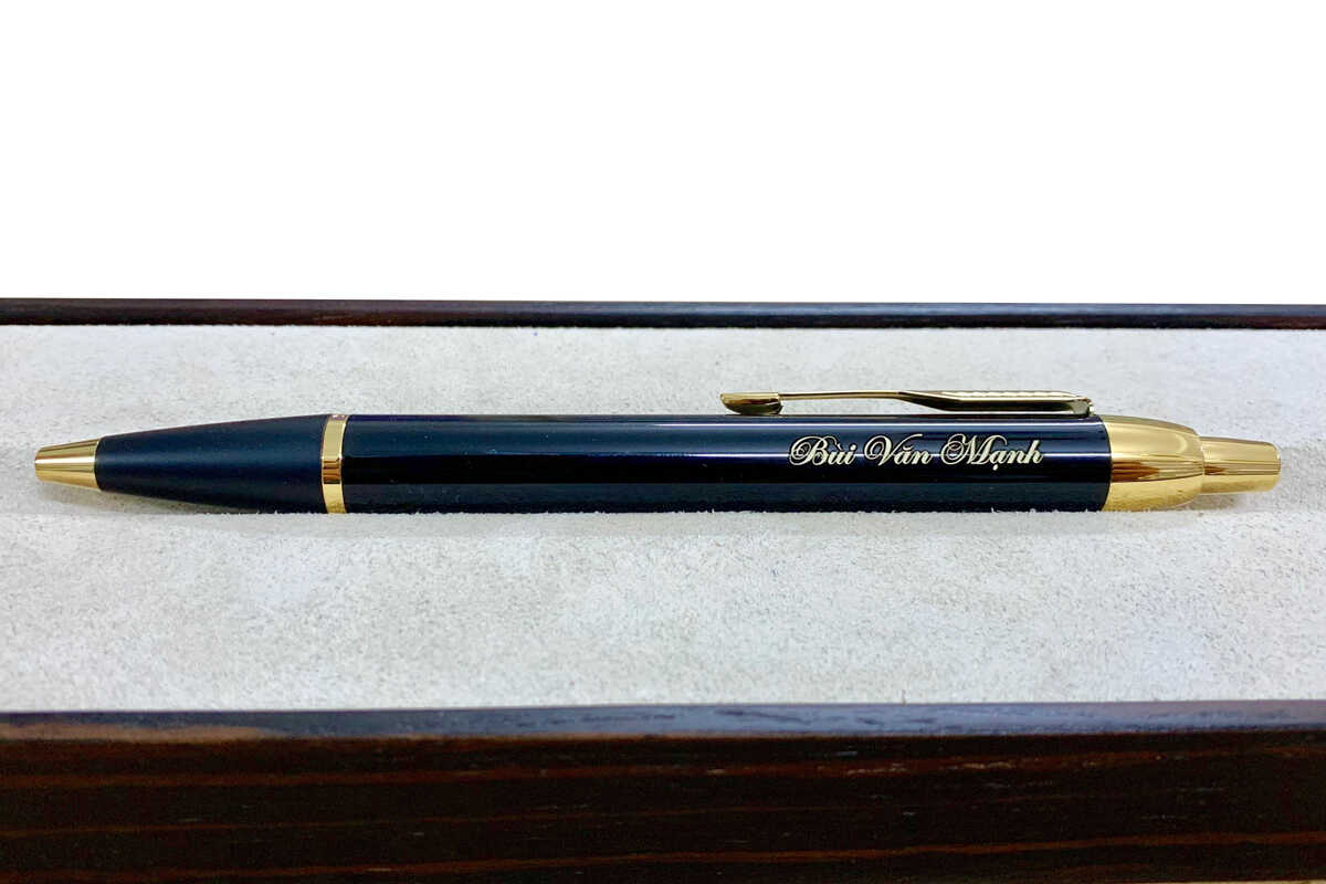 Bút bi Parker IM Black Lacquer GT Ballpoint Pen S0856440