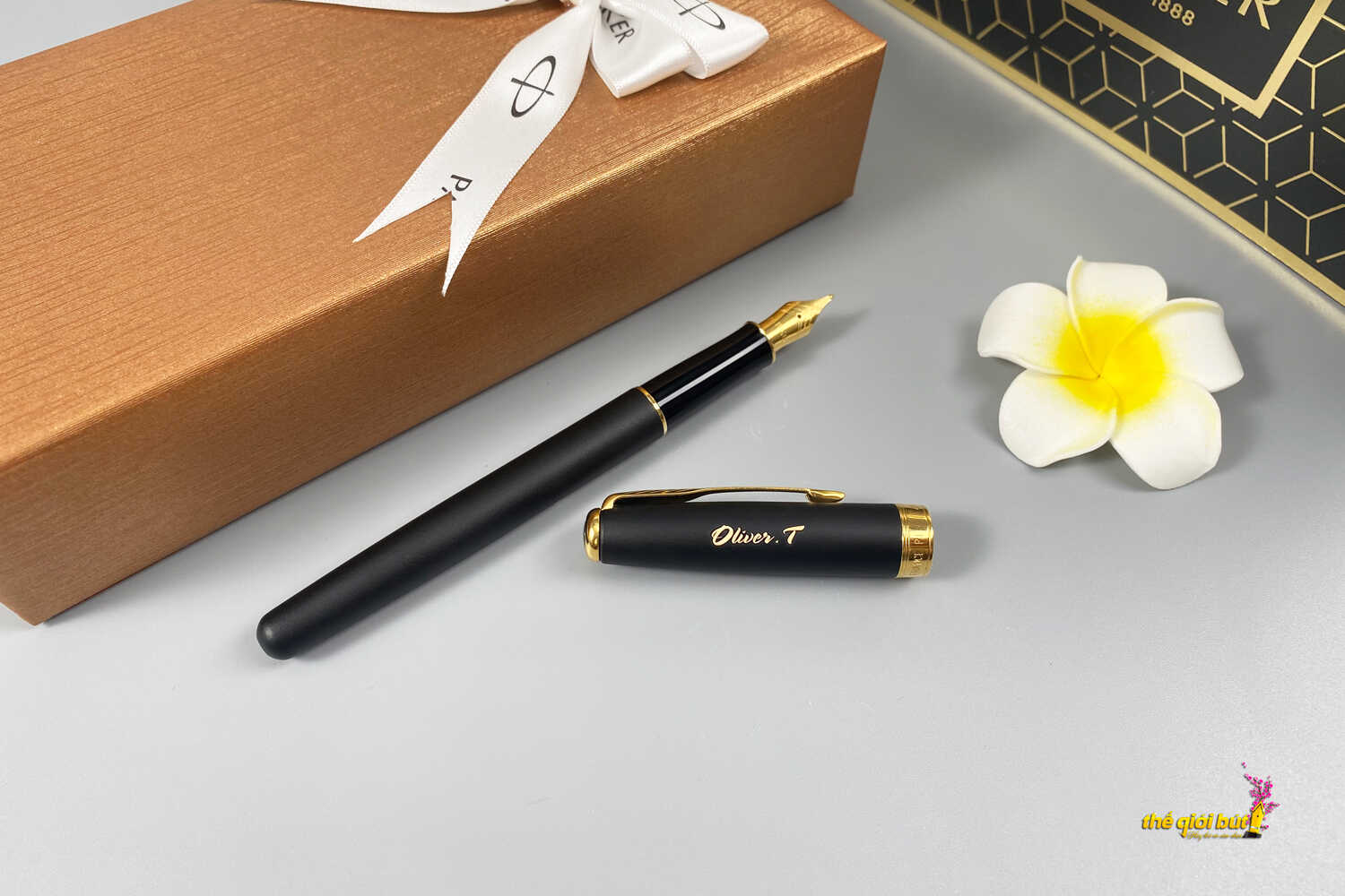 Bút máy Parker Sonnet Matt Black GT Fountain Pen S0817950