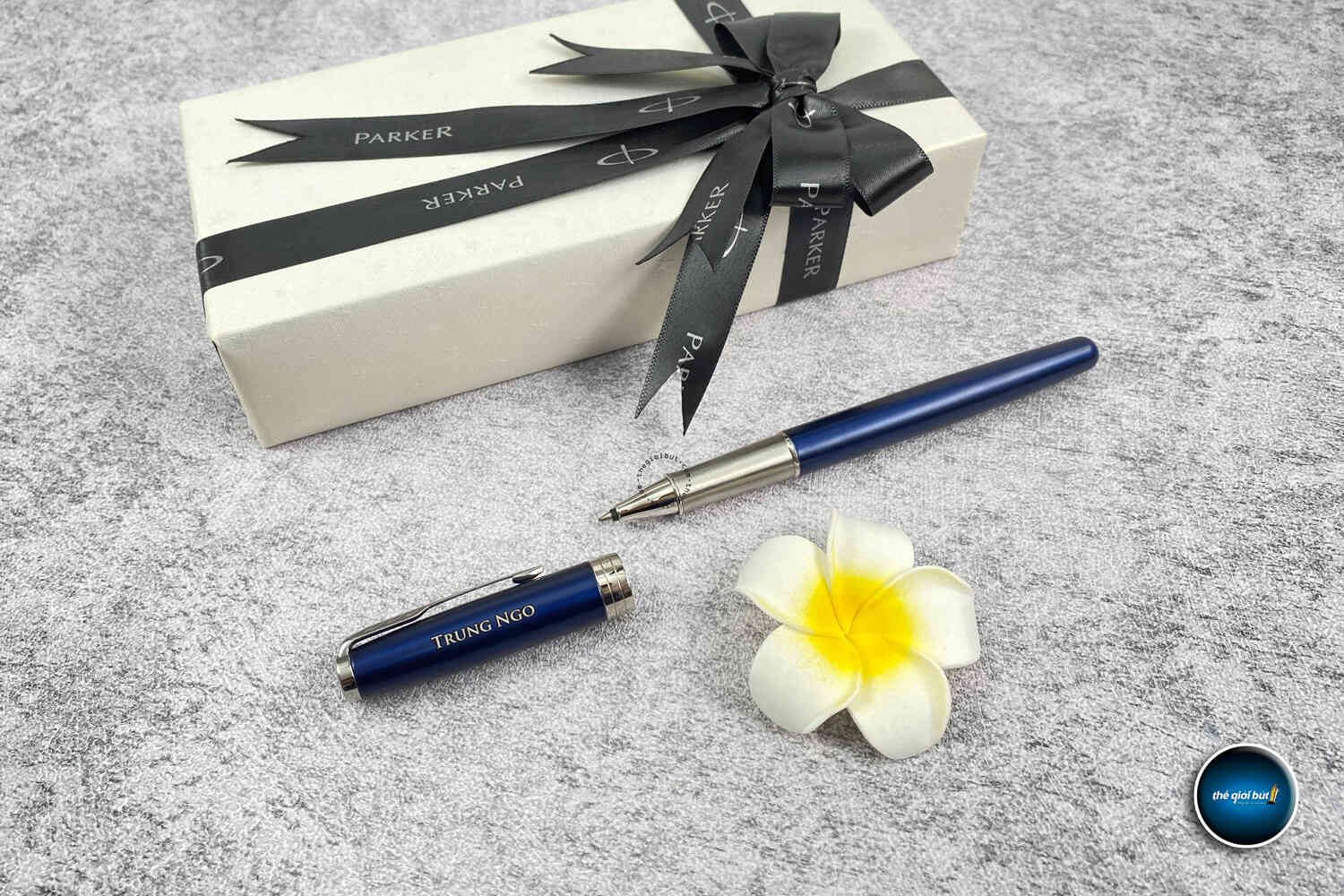 Bút dạ bi Parker Sonnet Subtle Blue Lacquer CT Rollerball 1931535