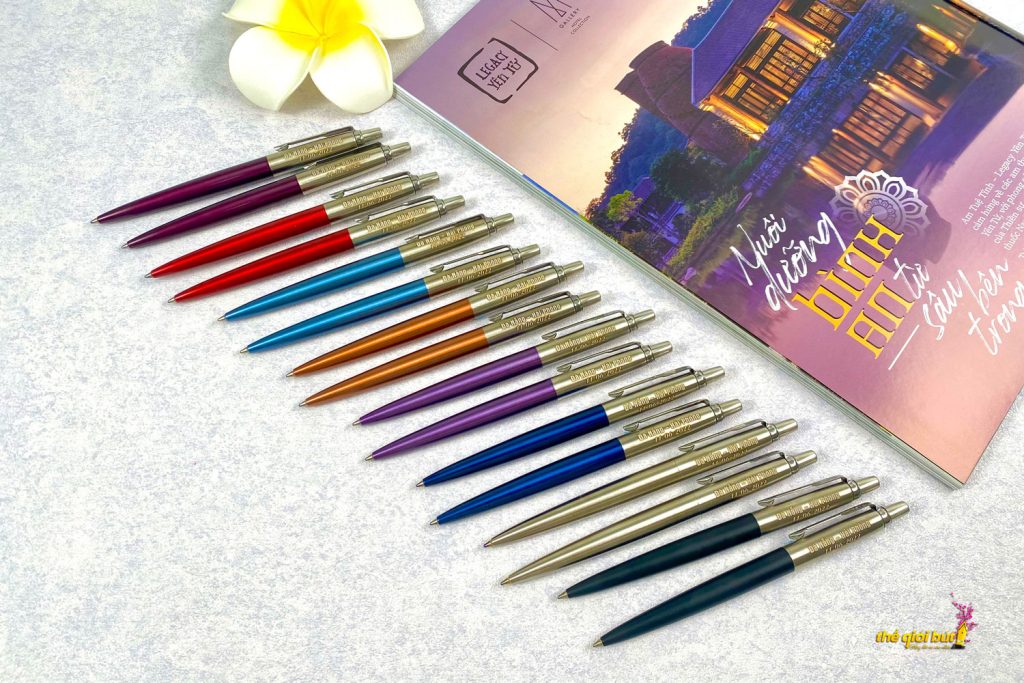 Bút bi Parker Jotter 2017 Stainless Steel CT Ballpoint Pen 1953170