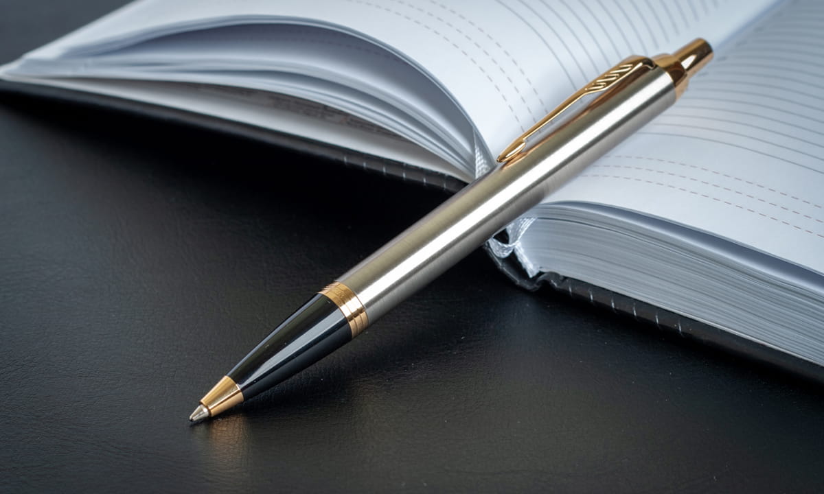 Bút bi Parker IM 2017 Brushed Metal GT Ballpoint Pen