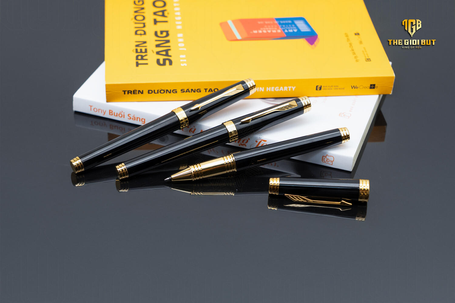 Parker Premier 2017 Black Lacquer Gt Rollerball Pen 1931411 802