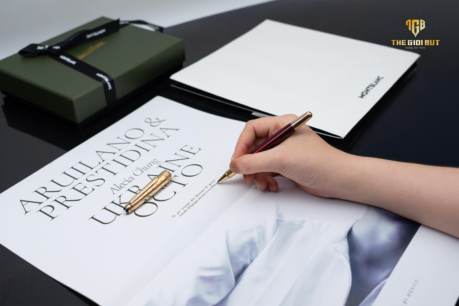 Montblanc Meisterstuck Le Petit Prince Planet Doue Rollerball Pen Mb125300 Tay