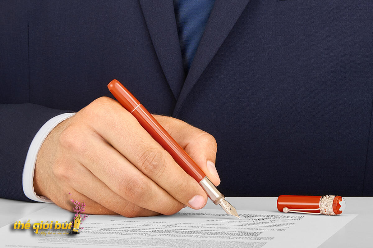 Bút máy Montblanc Heritage Rouge et Noir Spider Metamorphosis SE Coral Fountain Pen