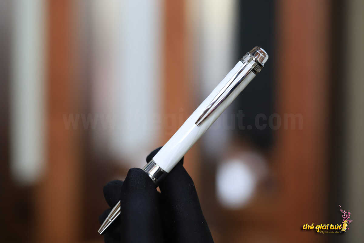 Bút bi Montblanc StarWalker Ceramics Doué White Ballpoint Pen