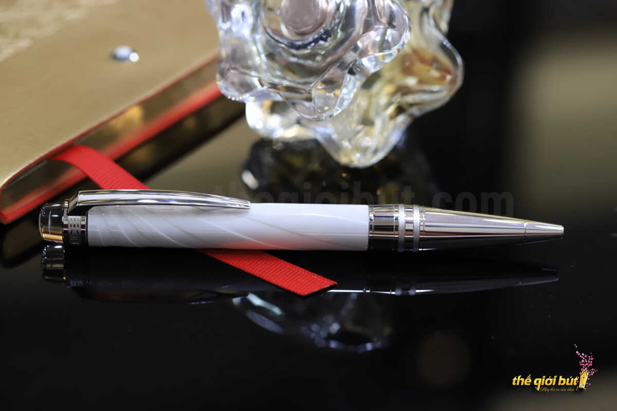 Bút bi Montblanc StarWalker Ceramics Doué White Ballpoint Pen