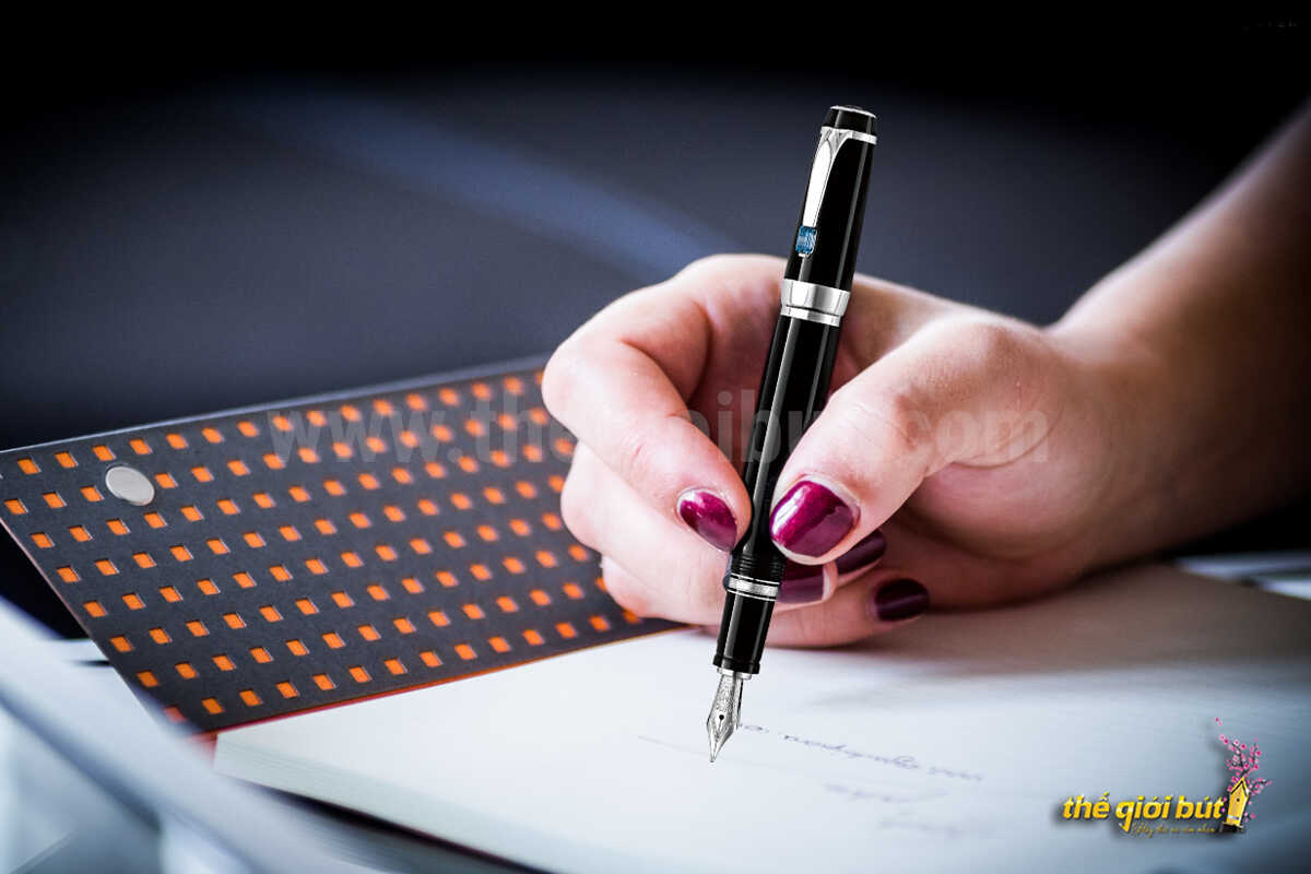 Bút máy Montblanc Boheme Bleu Fountain Pen