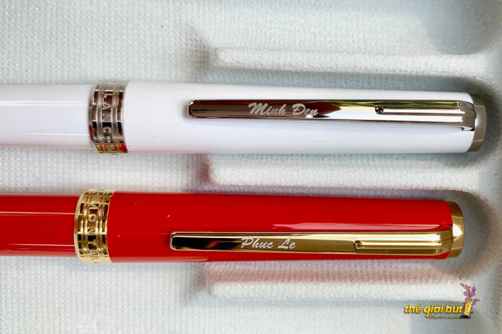 Bút bi Montblanc Pix White Ballpoint Pen MB114806