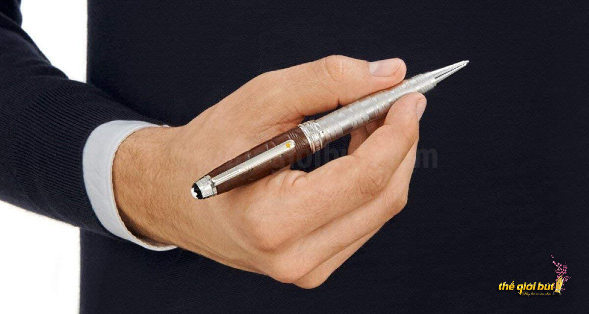 Bút bi Montblanc Meisterstuck Le Petit Prince Aviator Solitaire Doué Midsize Ballpoint Pen 119686