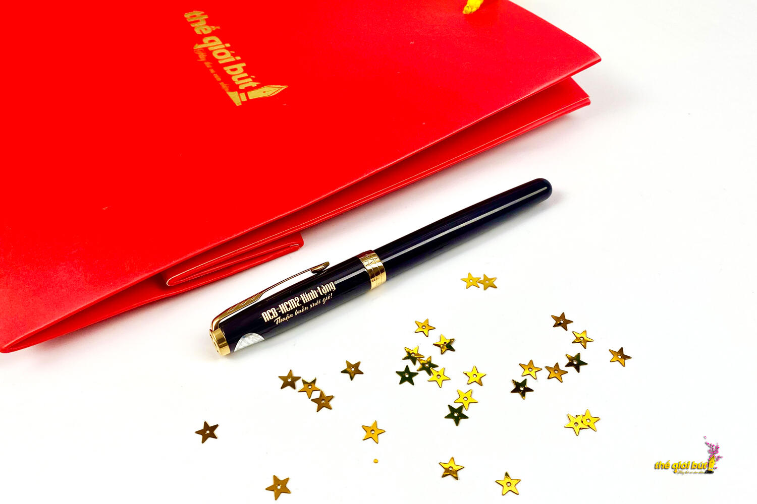 Bút dạ bi Parker Sonnet 18K Black Lacquer GT Rollerball Pen