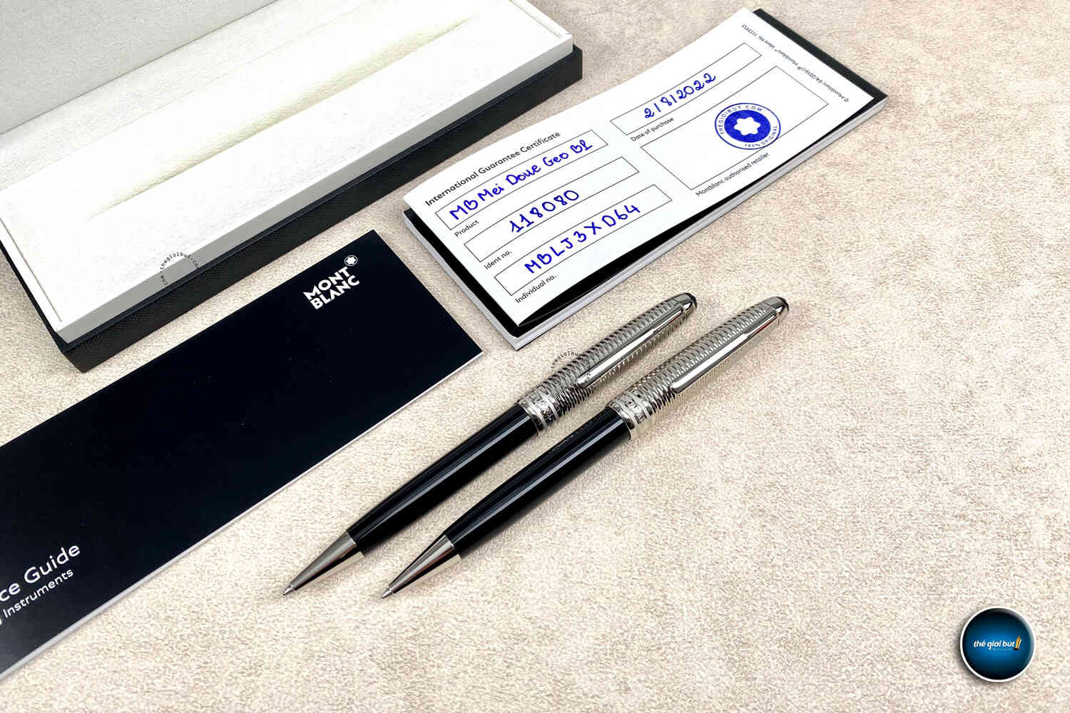 Bút bi Montblanc Meisterstuck Doue Geometry Platinum Ballpoint Pen MB118080