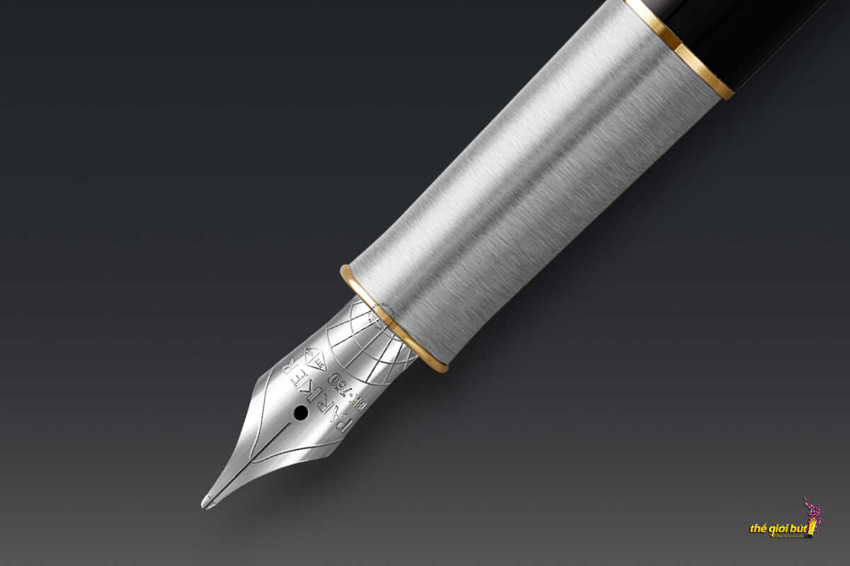 Bút máy Parker Sonnet Premium Metal Black GT Fountain Pen 2119784