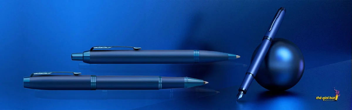 Bút bi Parker IM Monochrome Blue Ballpoint Pen 2172966