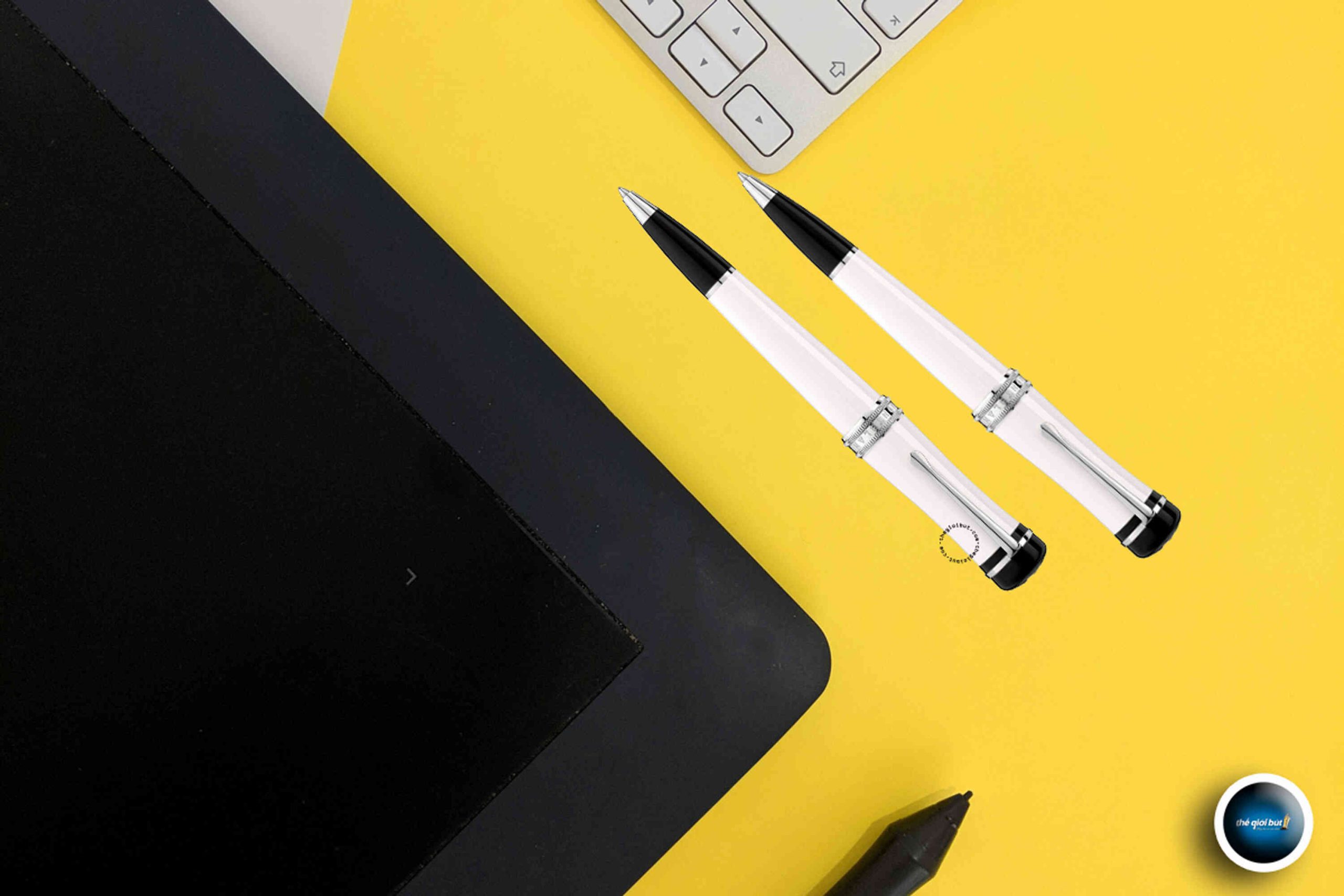 Bút bi Montblanc Bonheur Ballpoint Pen MB114833