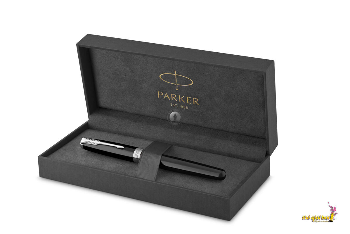 Bút dạ bi Parker Sonnet 18K Black Lacquer CT Rollerball 1948312