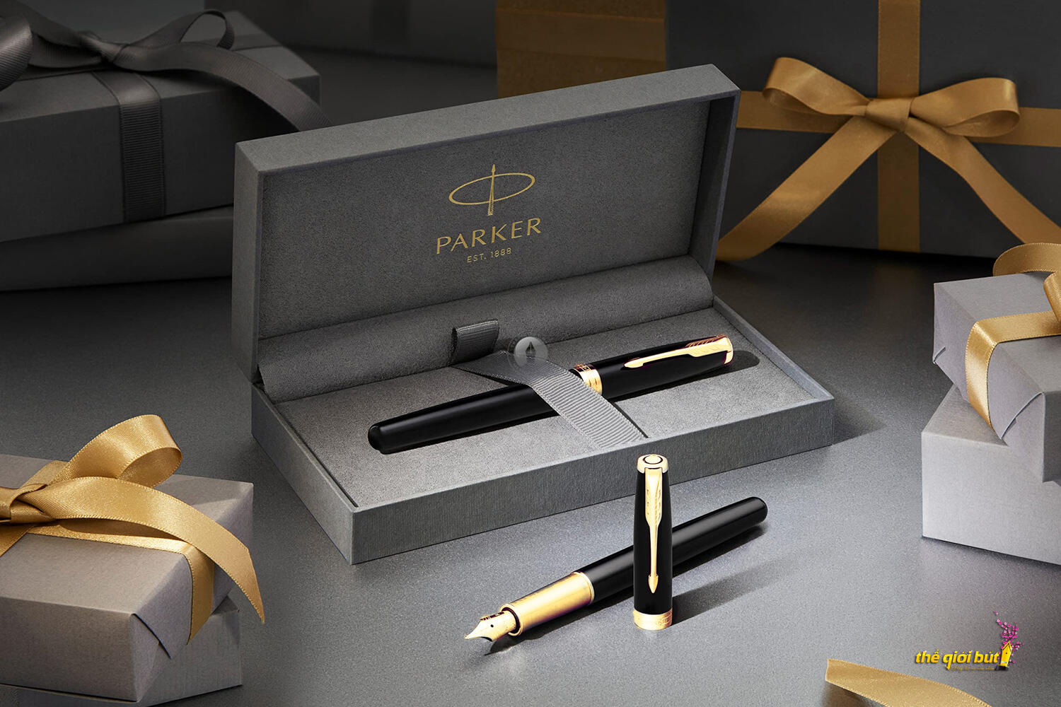 Bút máy Parker Sonnet Black 18K Lacquer GT Fountain Pen 1931527