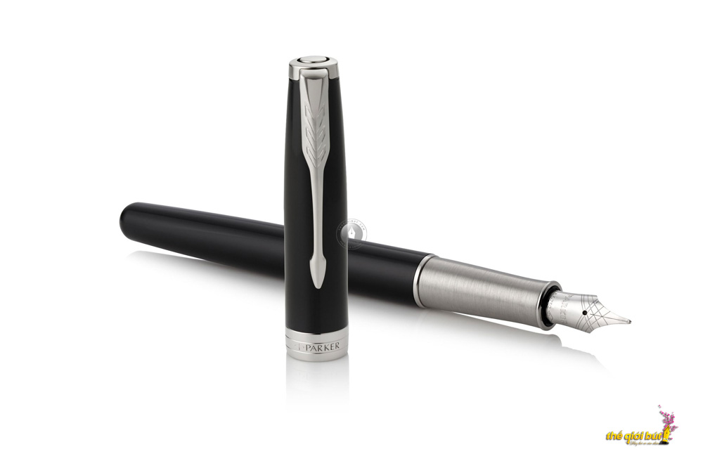 Bút máy Parker Sonnet 18K Black Lacquer CT Fountain Pen 1948312