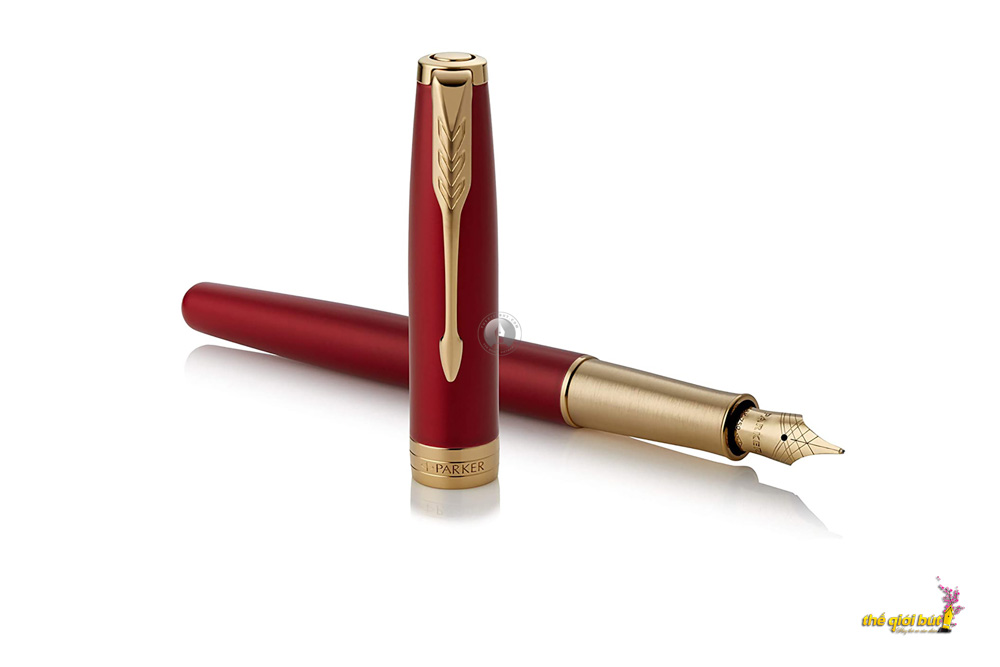 Bút máy Parker Sonnet Red 18K Lacquer GT Fountain Pen 1931478