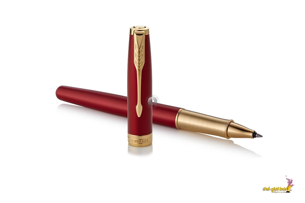 Bút dạ bi Parker Sonnet Red 18K Lacquer GT Rollerball Pen 1948085