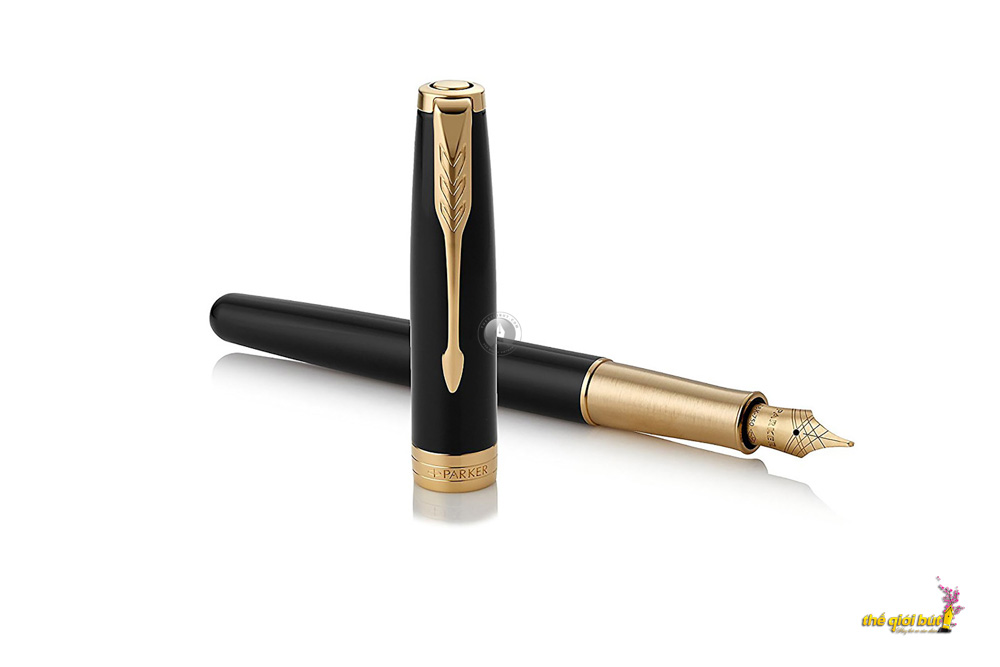 Bút máy Parker Sonnet Black 18K Lacquer GT Fountain Pen 1931527