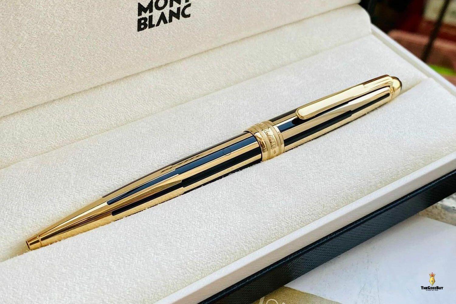 Bút bi Montblanc Meisterstuck Solitaire Gold and Black Classique Ballpoint Pen 35981