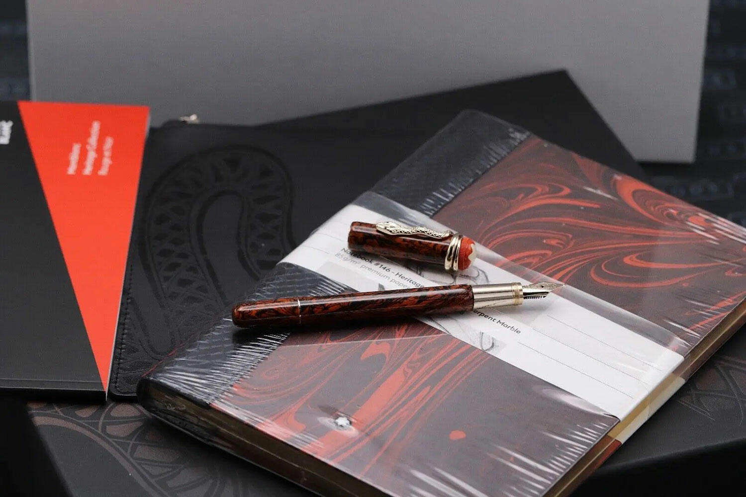 Sổ Montblanc Notebook 146 Heritage Serpent Marble MB119501