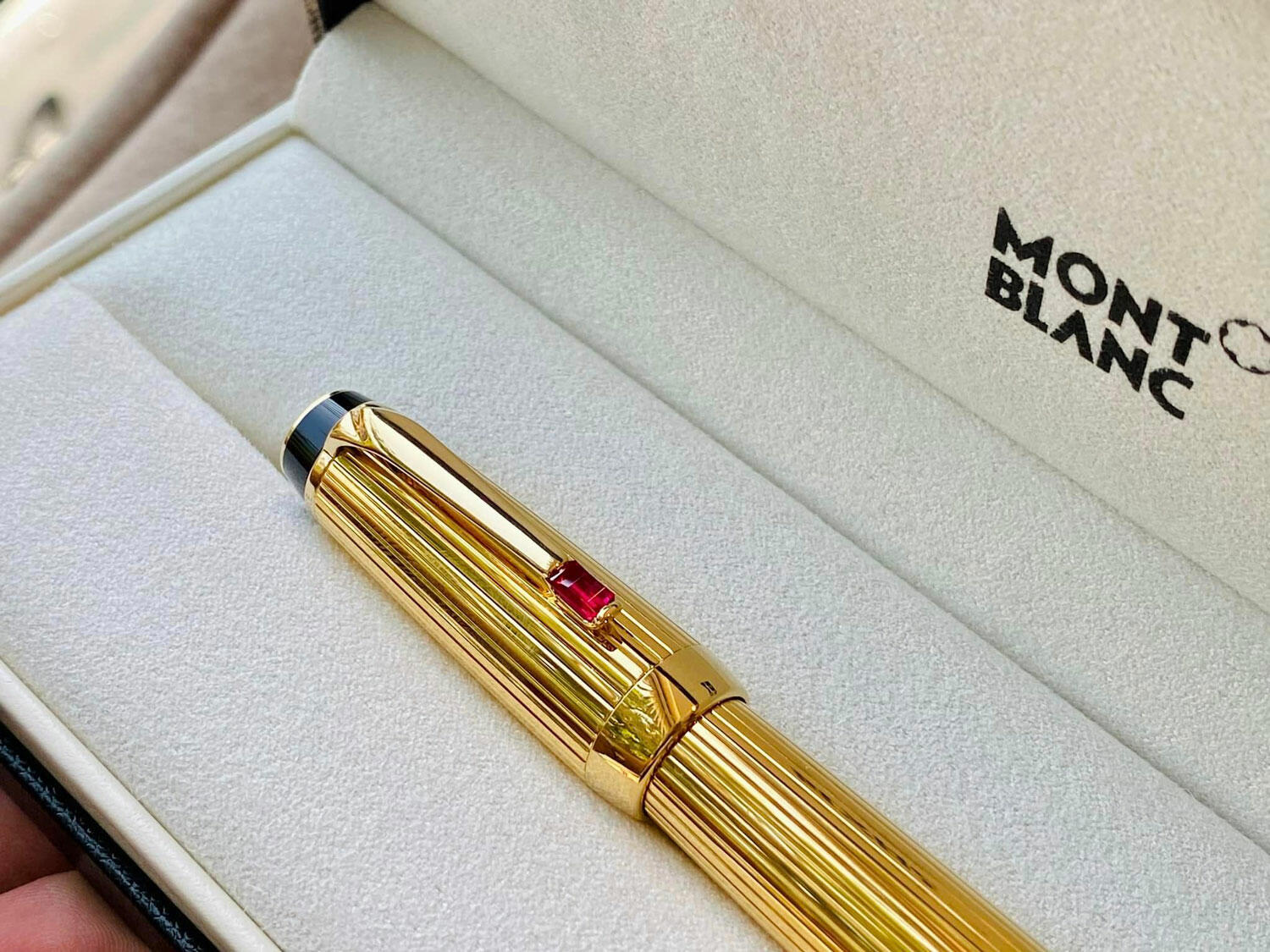 Montblanc Boheme Gold Plated Rouge Rollerball Pen 5815 14