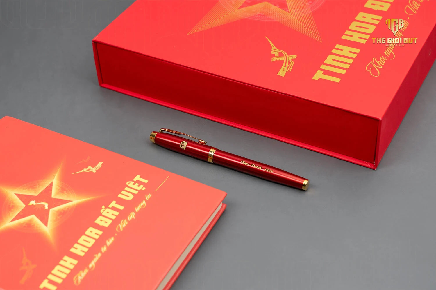 Bo Qua Tang Tinh Hoa Dat Viet Parker Im Se Red 801