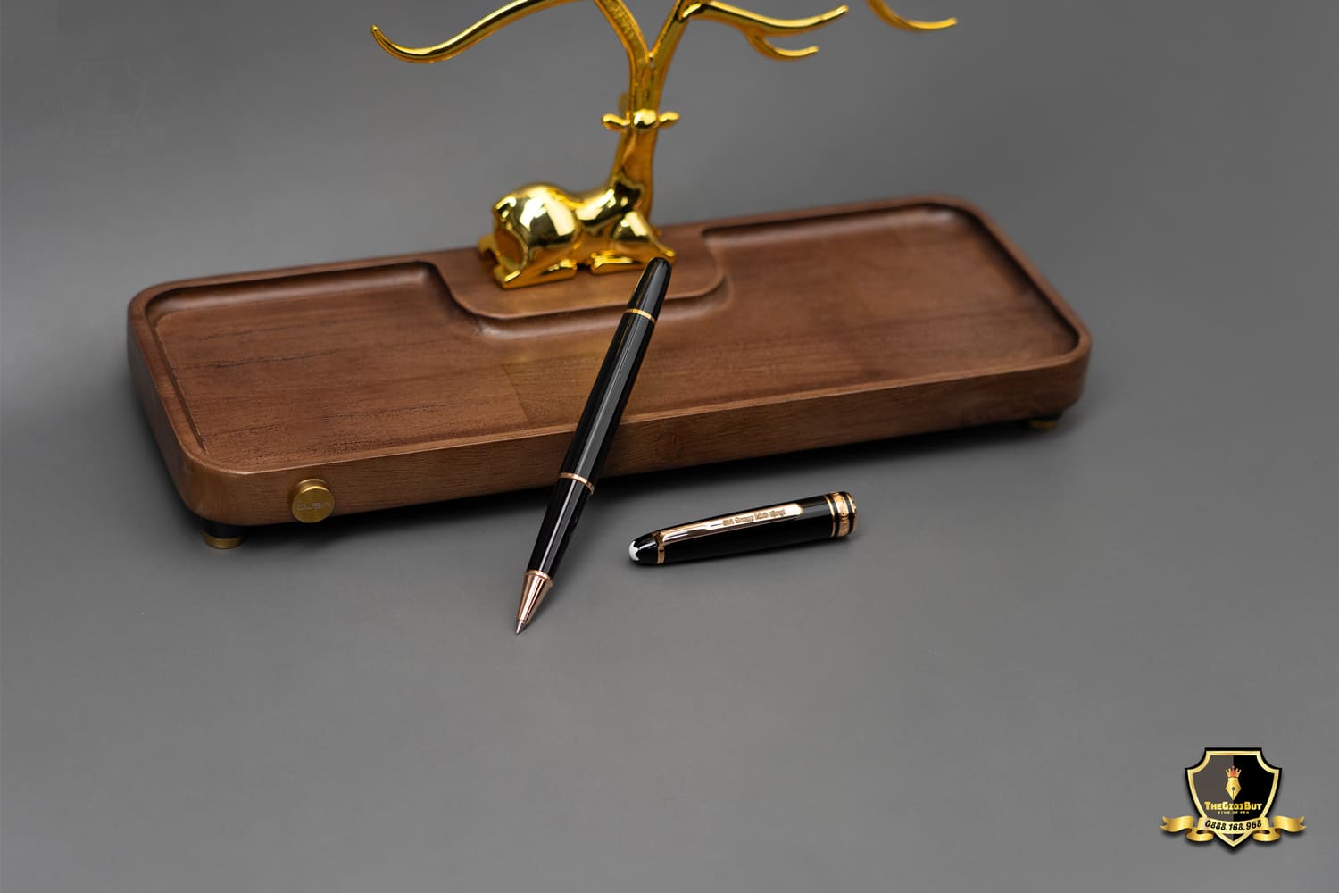 Montblanc Meisterstuck Classic Red Gold Rollerball And Pocket Holder Set 114121 801