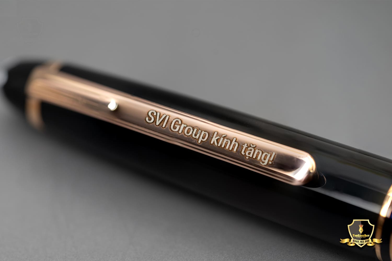 Montblanc Meisterstuck Classic Red Gold Rollerball And Pocket Holder Set 114121 803