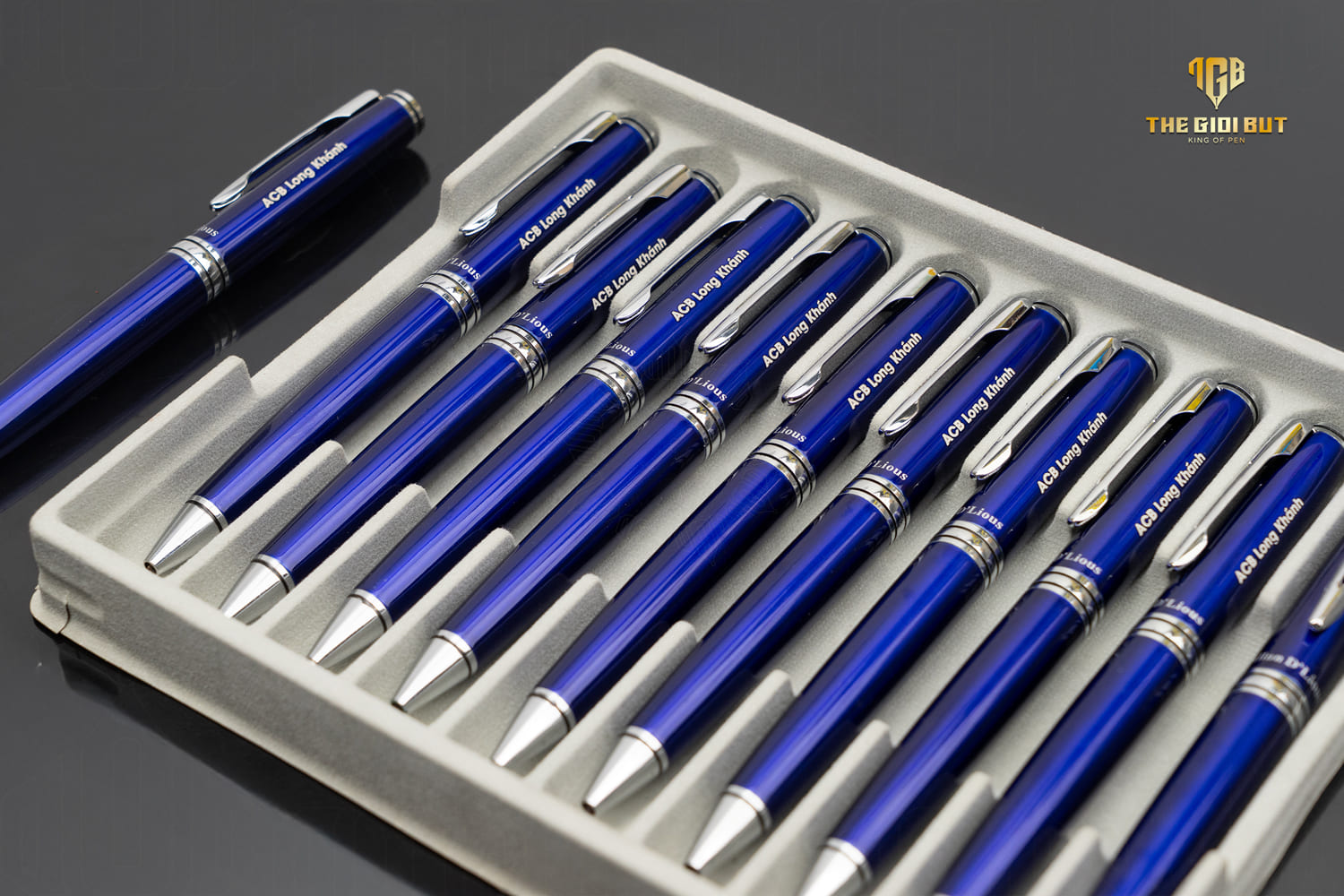 Allan Dlious 0502bbl 801