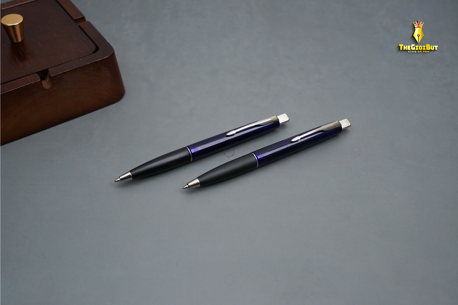Parker Frontier Translucent Blue Ct Ballpoint Pen 802